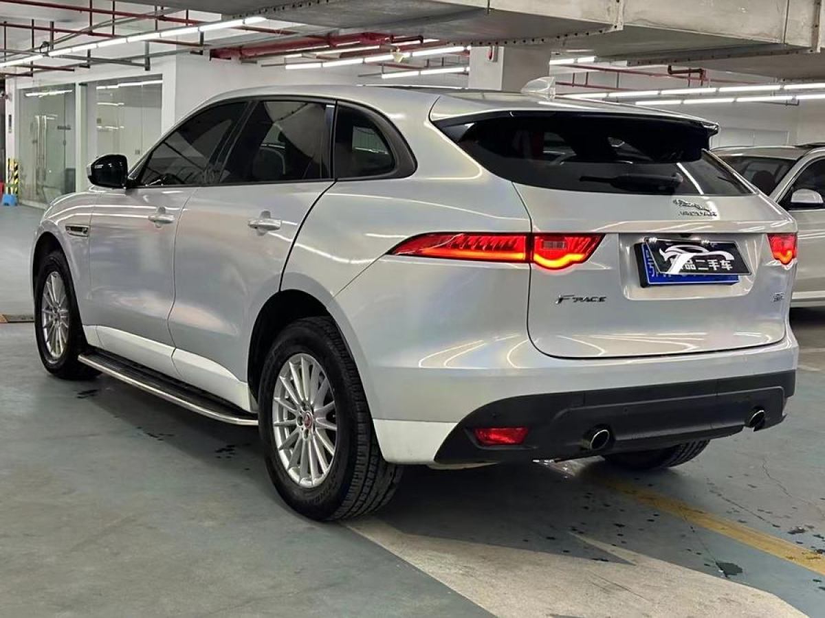 捷豹 F-PACE  2016款 2.0T 兩驅(qū)都市尊享版圖片