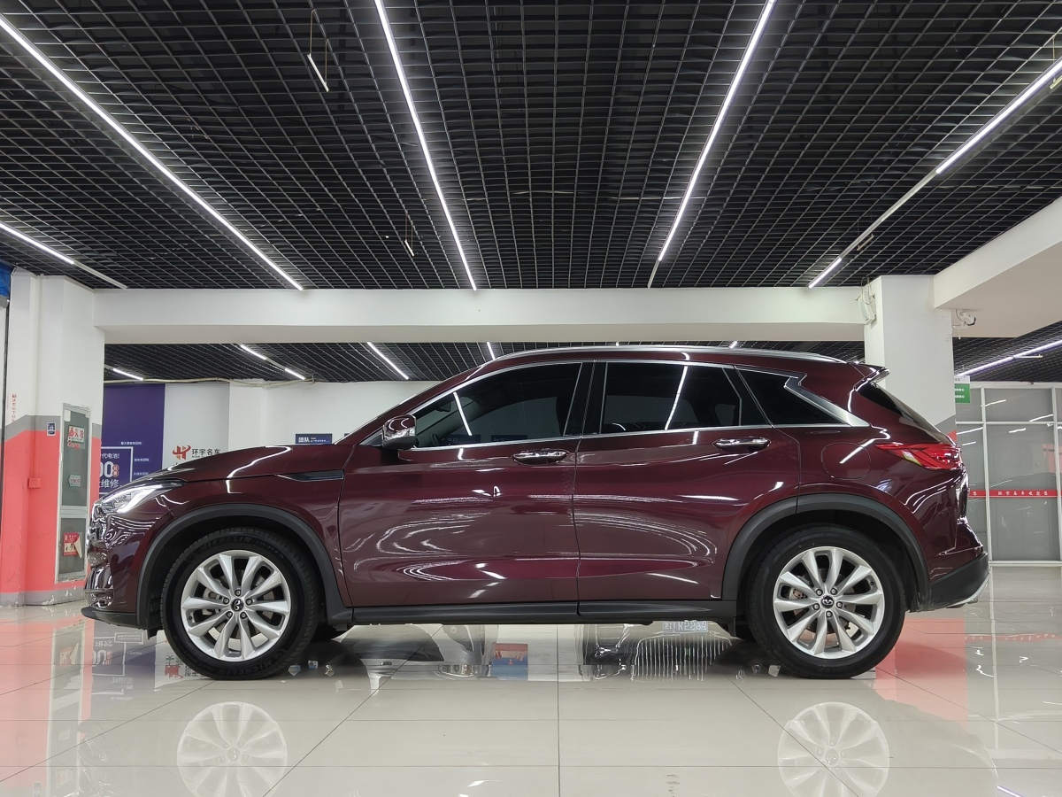 英菲尼迪 QX50  2018款 QX50 2.0T CVT兩驅(qū)時尚版圖片