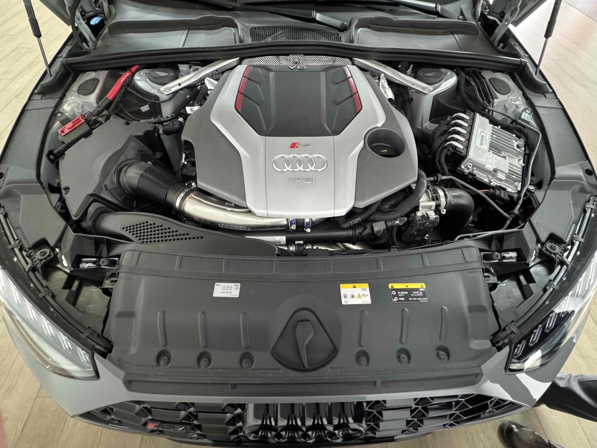 奥迪 奥迪RS 4  2023款 RS4 Avant 黑曜版图片
