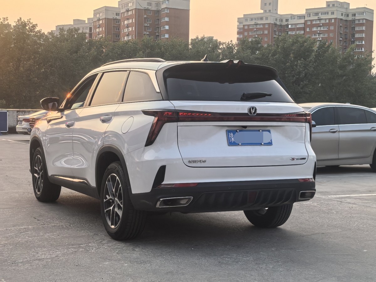 長(zhǎng)安 CS75 PLUS  2022款 第二代 1.5T 自動(dòng)尊貴型圖片