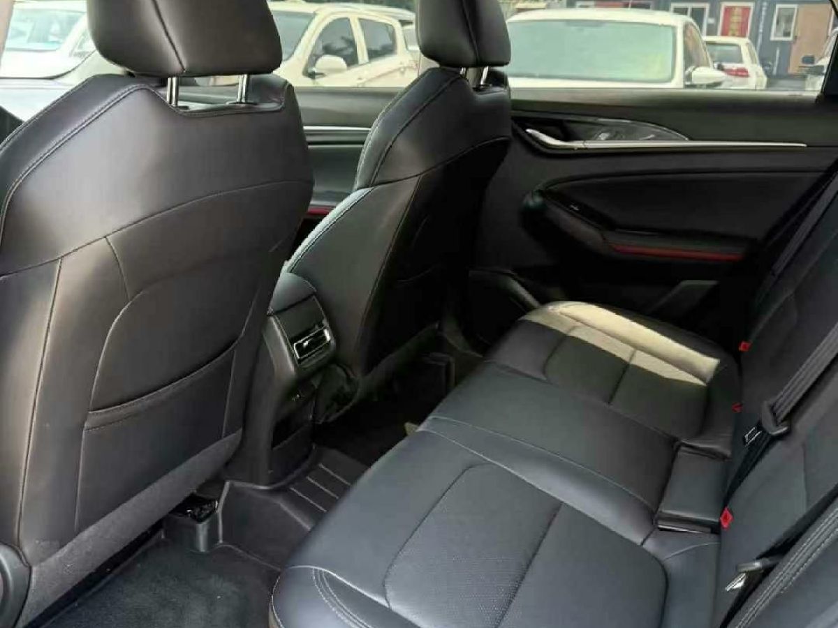 長(zhǎng)安 逸動(dòng)  2020款 PLUS 1.6L GDI 手動(dòng)精英型圖片