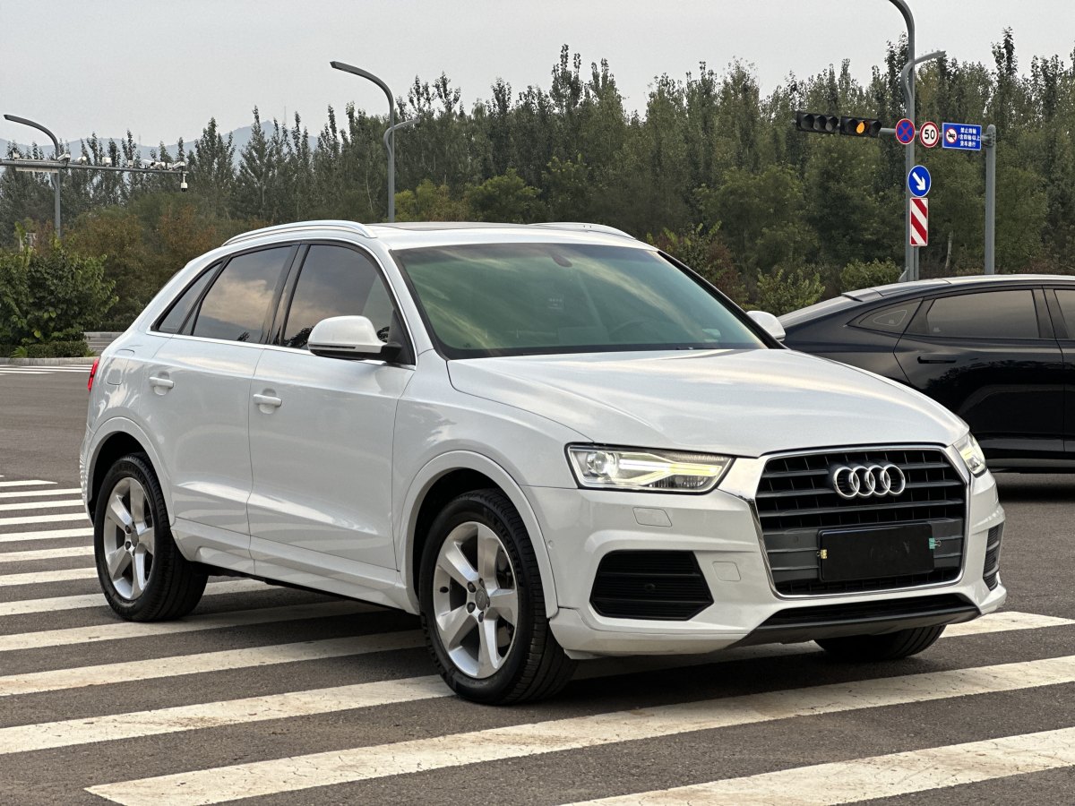 奧迪 奧迪Q3  2016款 35 TFSI quattro 全時(shí)四驅(qū)特別版圖片