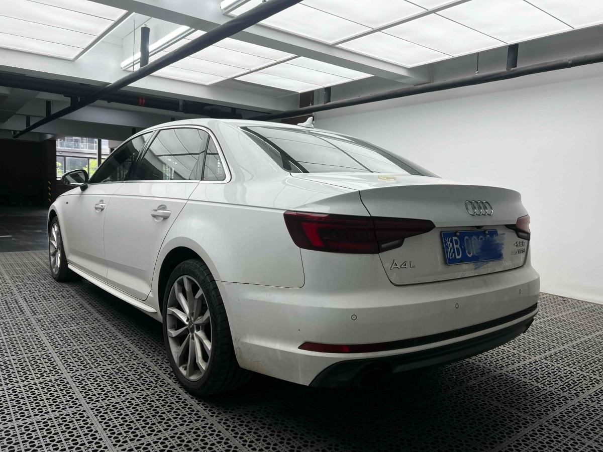 奧迪 奧迪A4L  2018款 30周年年型 40 TFSI 時尚型圖片