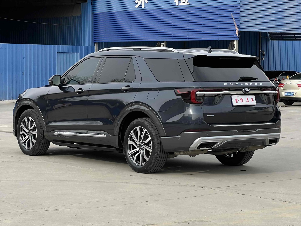 福特 探險(xiǎn)者  2023款 EcoBoost 285 四驅(qū)鈦金版 6座圖片