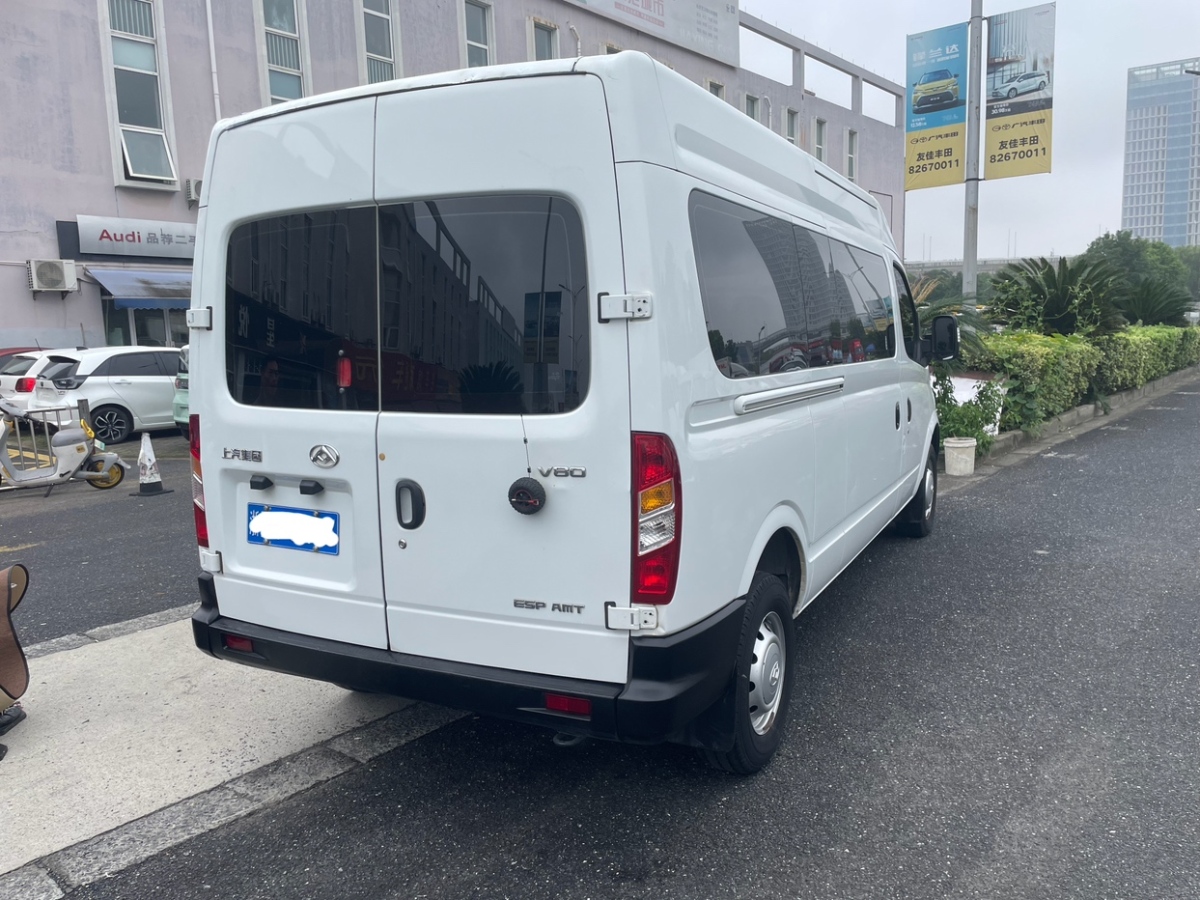 上汽大通 V80  2019款 2.5T經(jīng)典款A(yù)MT傲運通長軸中頂10座圖片