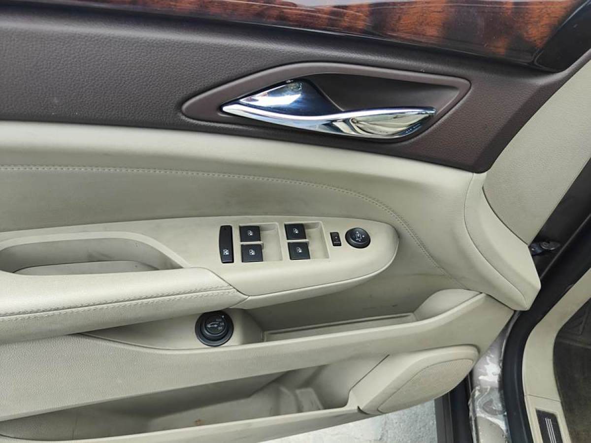 凯迪拉克 SRX  2012款 3.0L 豪华型图片