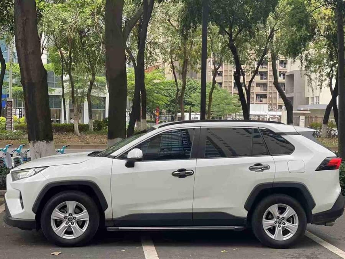 豐田 RAV4榮放  2022款 2.0L CVT兩驅(qū)都市版圖片