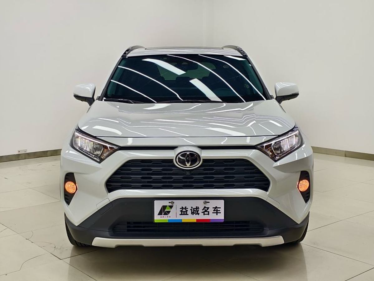 2022年3月豐田 RAV4榮放  2021款 2.0L CVT四驅(qū)風(fēng)尚版