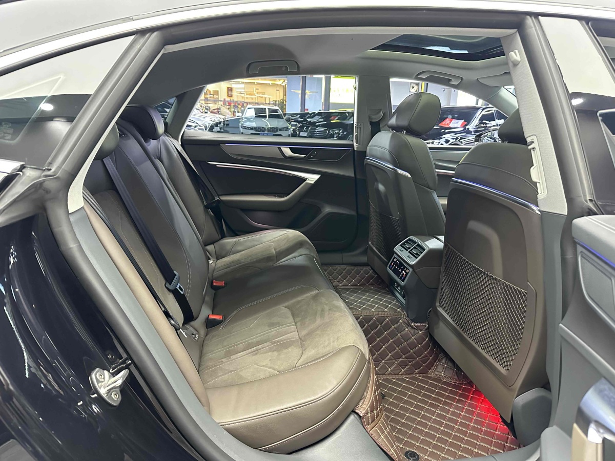 奧迪 奧迪A7L  2024款 45TFSI S-line 筑夢型 流晶套裝圖片