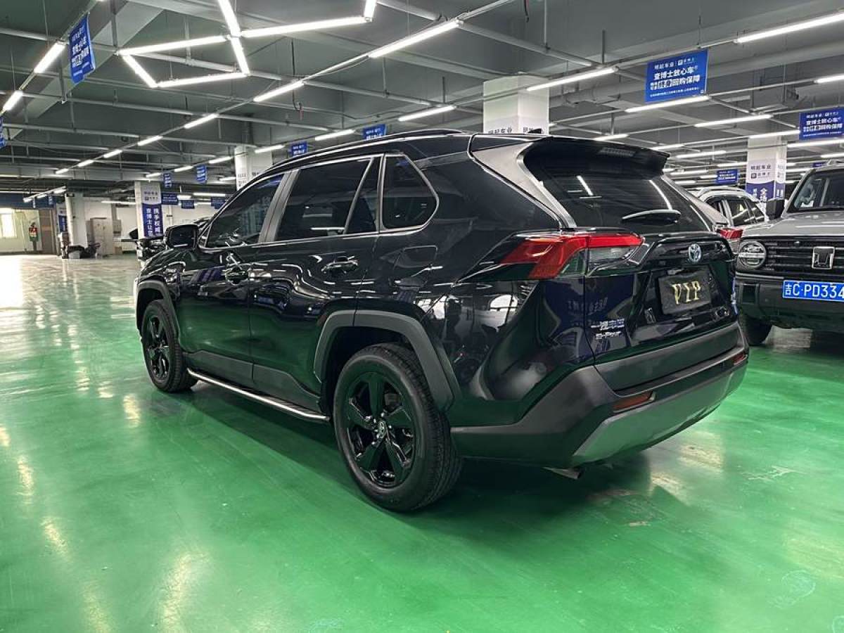 豐田 RAV4榮放  2023款 雙擎 2.5L E-CVT四驅(qū)精英Plus版圖片