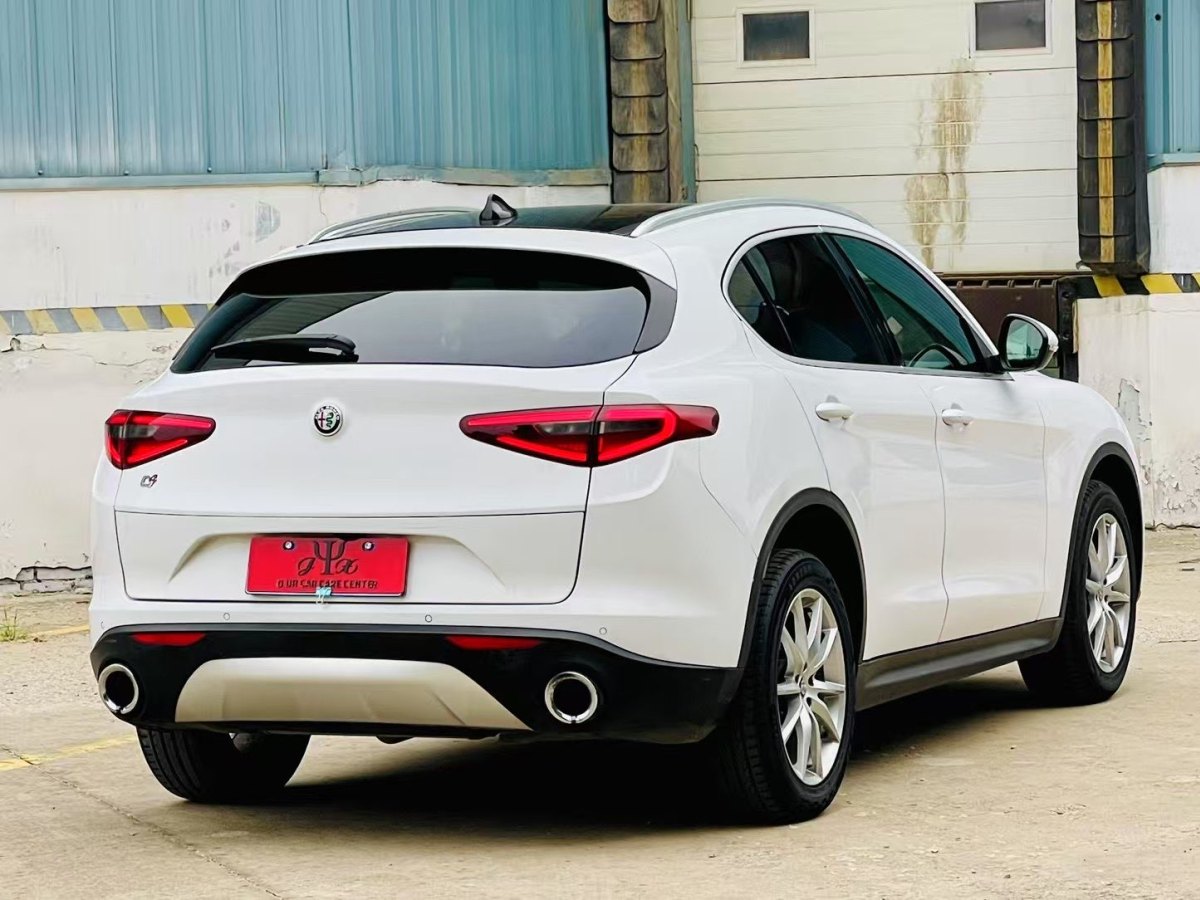 阿爾法·羅密歐 Stelvio  2017款 2.0T 200HP 豪華版圖片