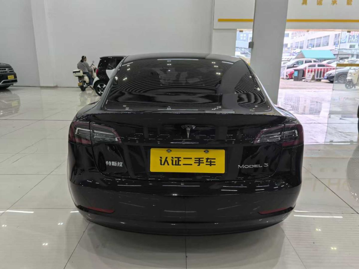 2021年12月特斯拉 Model Y  2021款 標(biāo)準(zhǔn)續(xù)航后驅(qū)版