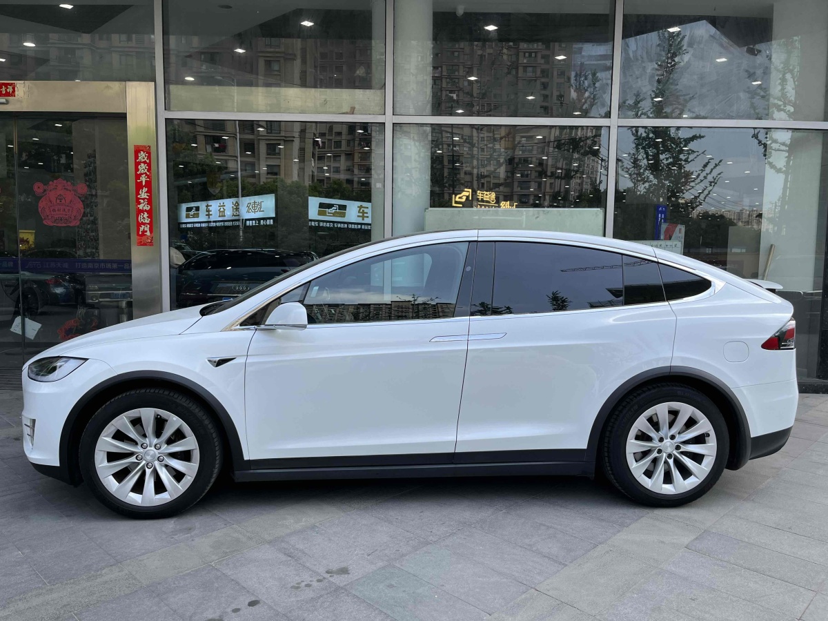 特斯拉 Model X  2016款 Model X 75D圖片