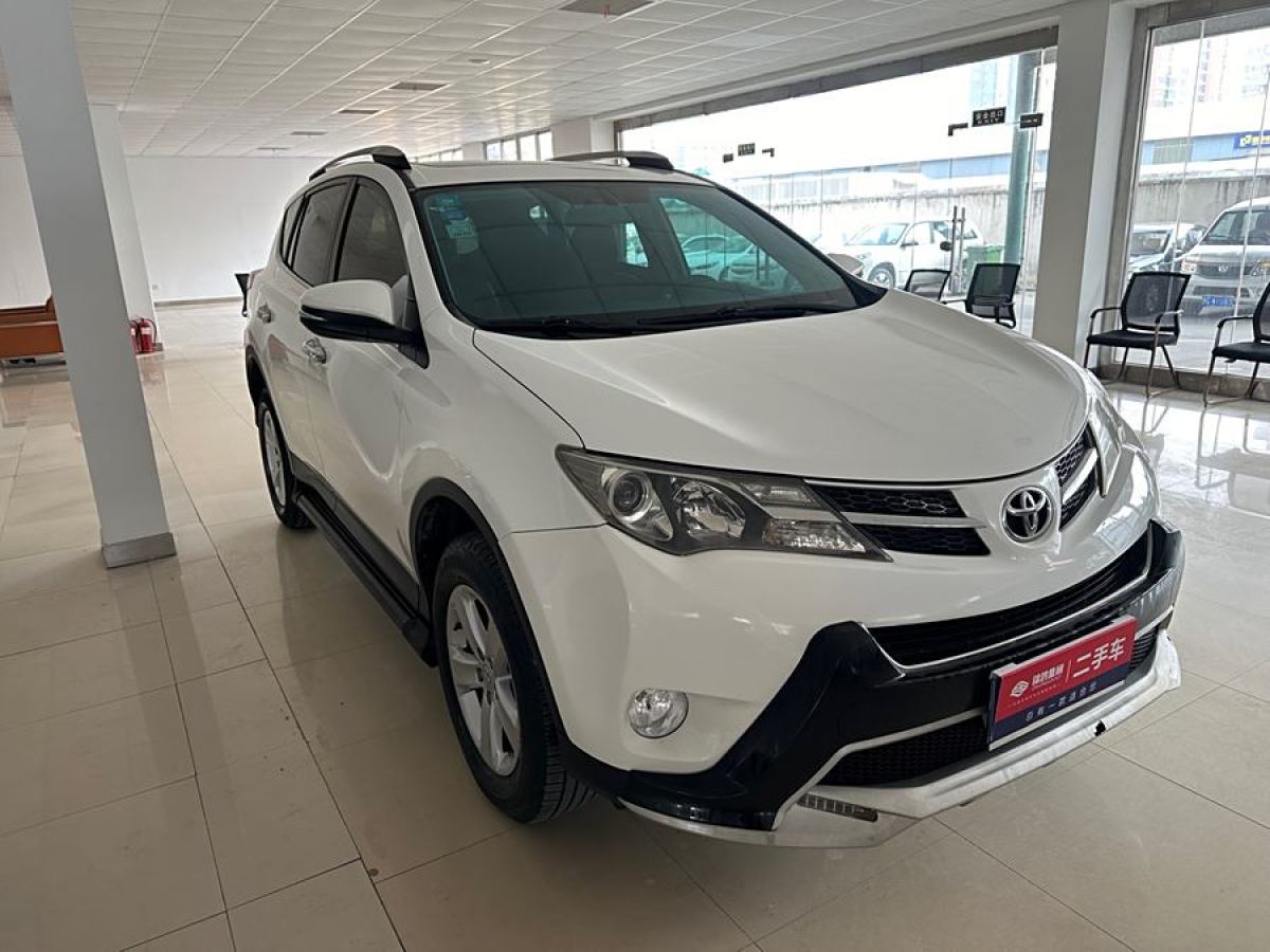 豐田 RAV4榮放  2013款 2.0L CVT四驅(qū)風(fēng)尚版圖片