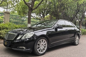 奔馳E級(jí) 奔馳 E 300 時(shí)尚型豪華版
