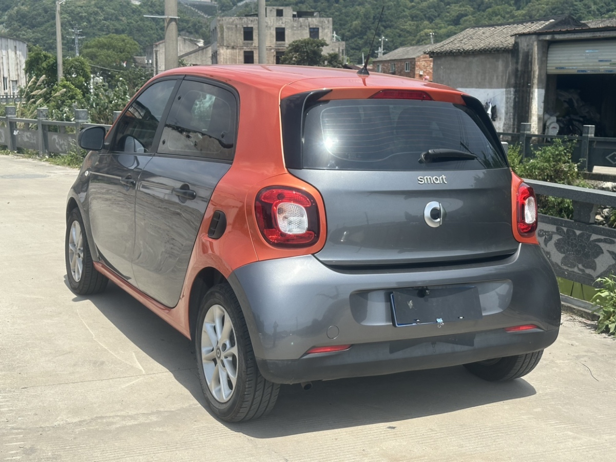 2017年02月smart forfour  2016款 1.0L 52千瓦靈動(dòng)版