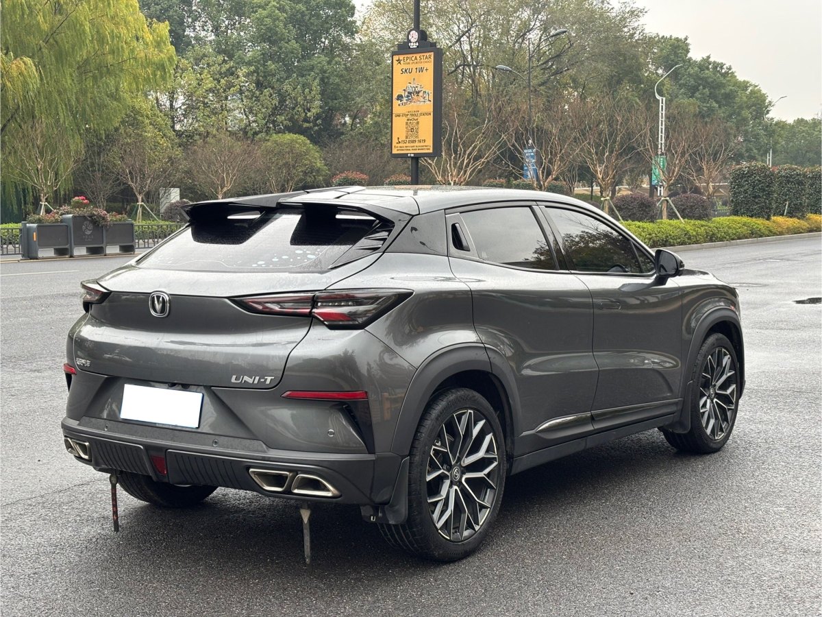 長(zhǎng)安 UNI-T  2022款 1.5T 尊貴型圖片