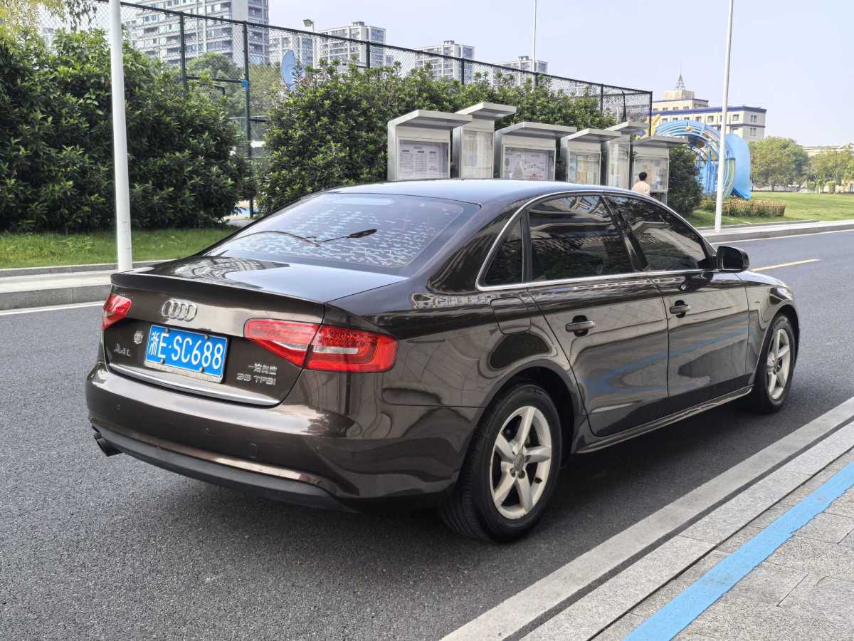 2015年6月奧迪 奧迪A4L  2015款 35 TFSI 自動標(biāo)準(zhǔn)型