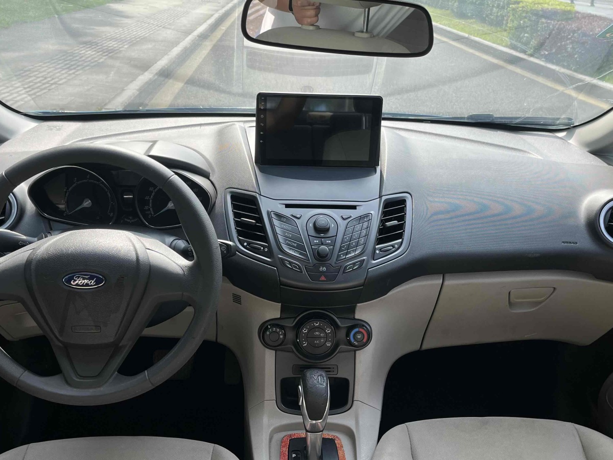 福特 嘉年华  2013款 三厢 1.5L 自动品尚型图片