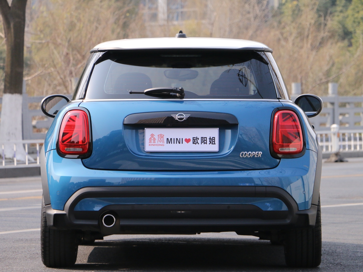 MINI MINI  2022款 改款 1.5T COOPER 藝術(shù)家圖片