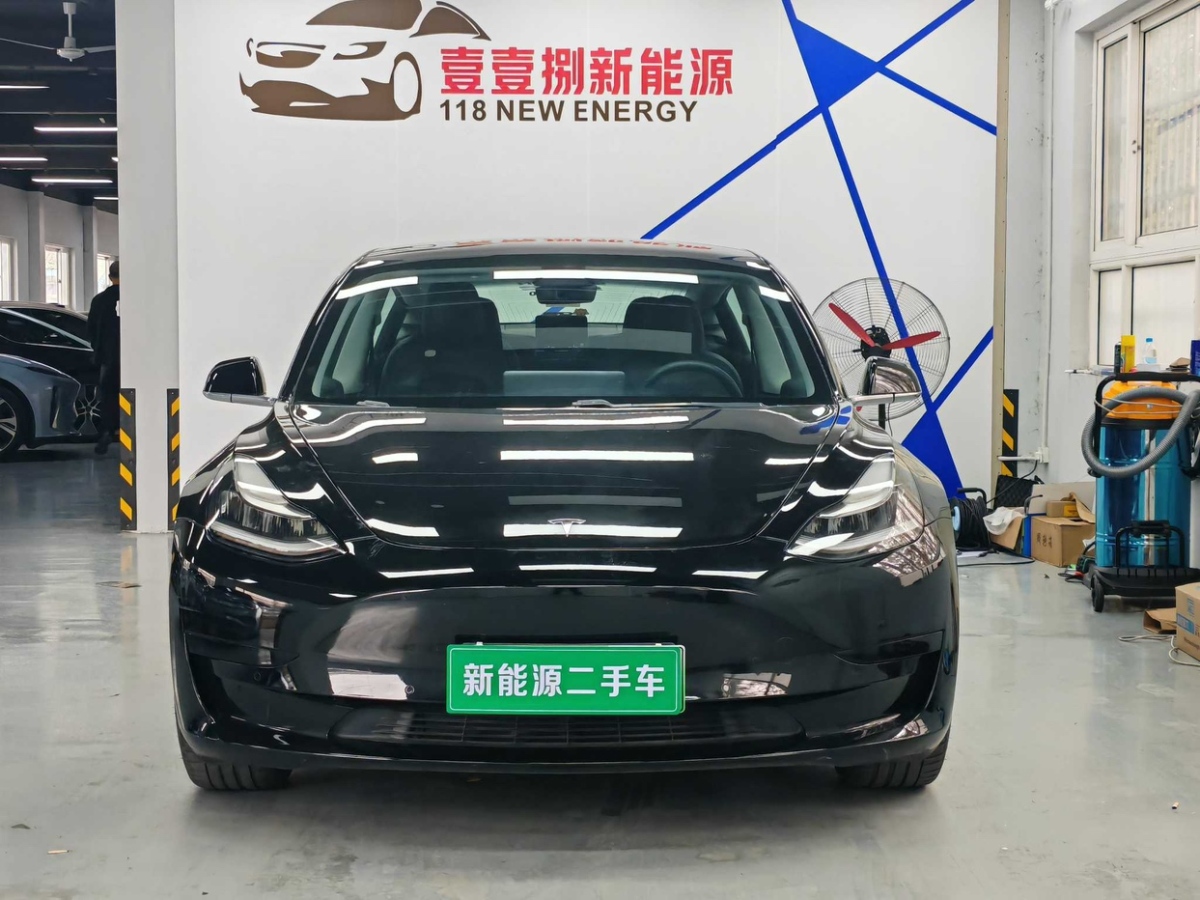 特斯拉 Model 3  2019款 標(biāo)準(zhǔn)續(xù)航后驅(qū)升級版圖片