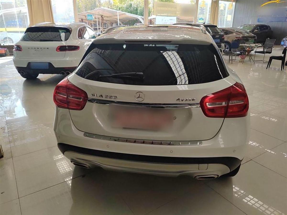 奔馳 奔馳GLA  2015款 GLA 220 4MATIC 豪華型圖片