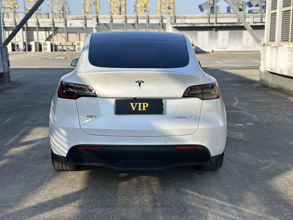 特斯拉MODEL Y 22款標(biāo)準(zhǔn)續(xù)航后輪驅(qū)動版圖片