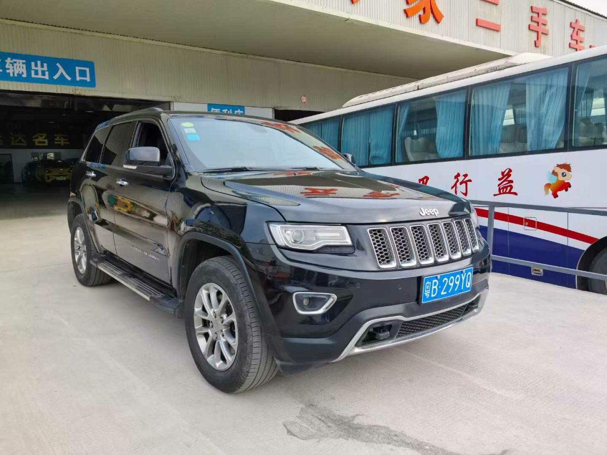 Jeep 大切諾基  2015款 3.0L 精英導(dǎo)航版圖片