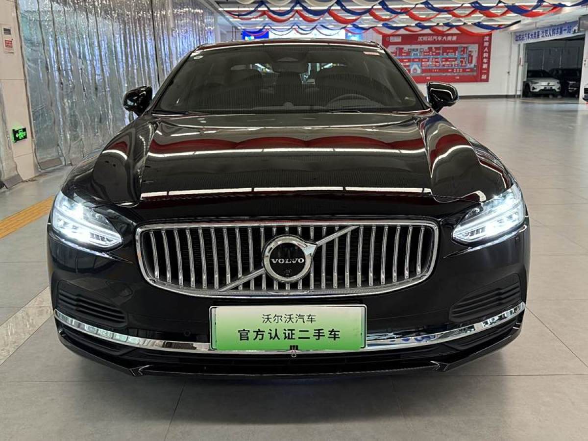 沃爾沃 S90新能源  2025款 插電式混動(dòng) 四驅(qū)長(zhǎng)續(xù)航智雅豪華版圖片