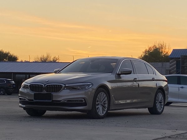 宝马 宝马5系  2019款  改款 530Li xDrive 豪华套装