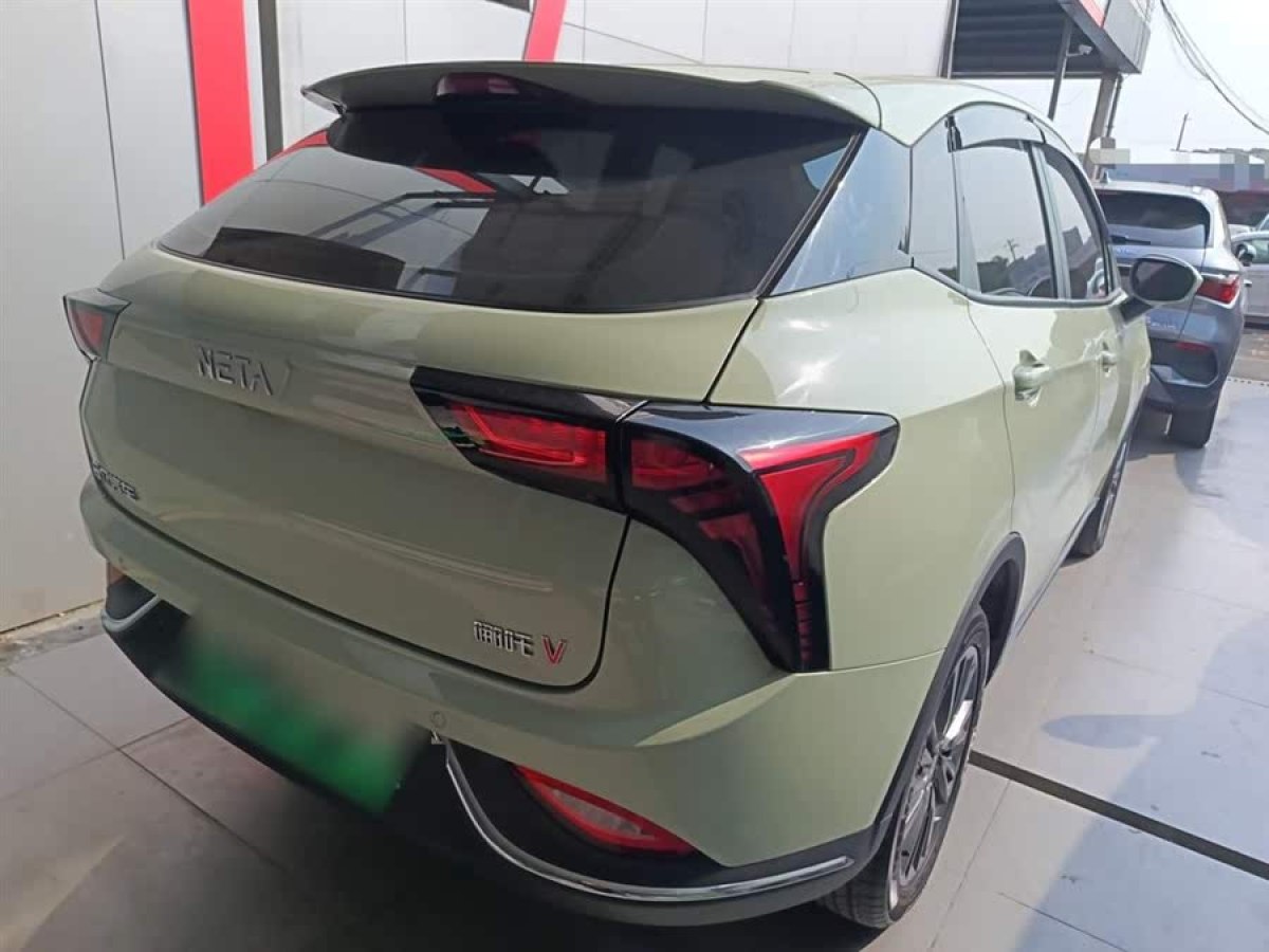 哪吒 哪吒V  2022款 潮 400 Lite 粉色定制款圖片