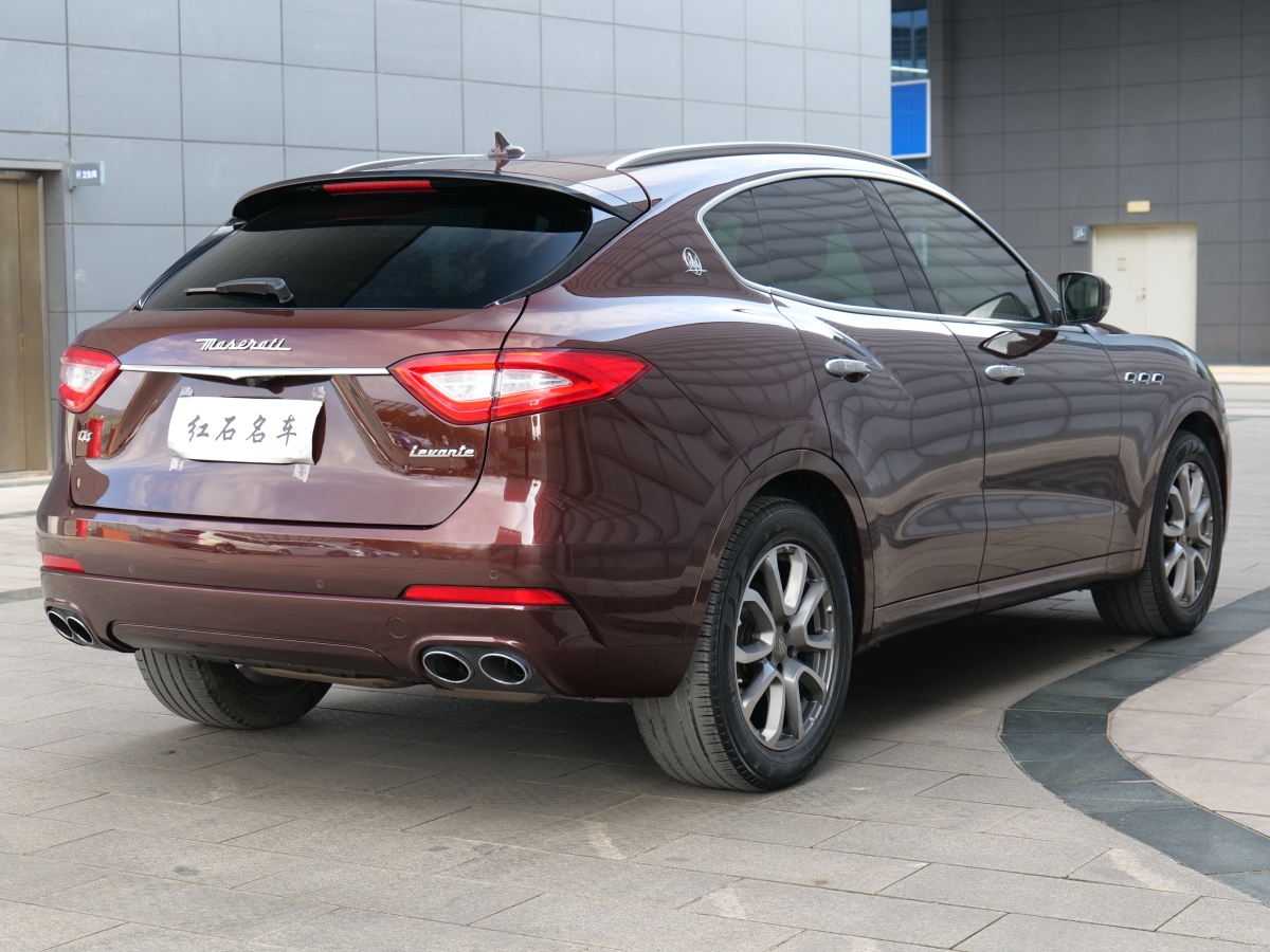 瑪莎拉蒂 Levante  2018款 3.0T 350Hp 標(biāo)準(zhǔn)版圖片