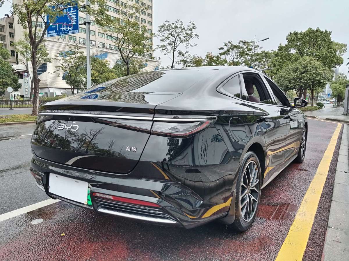 比亞迪 海豹  2023款 DM-i 1.5L 121km 尊貴型圖片