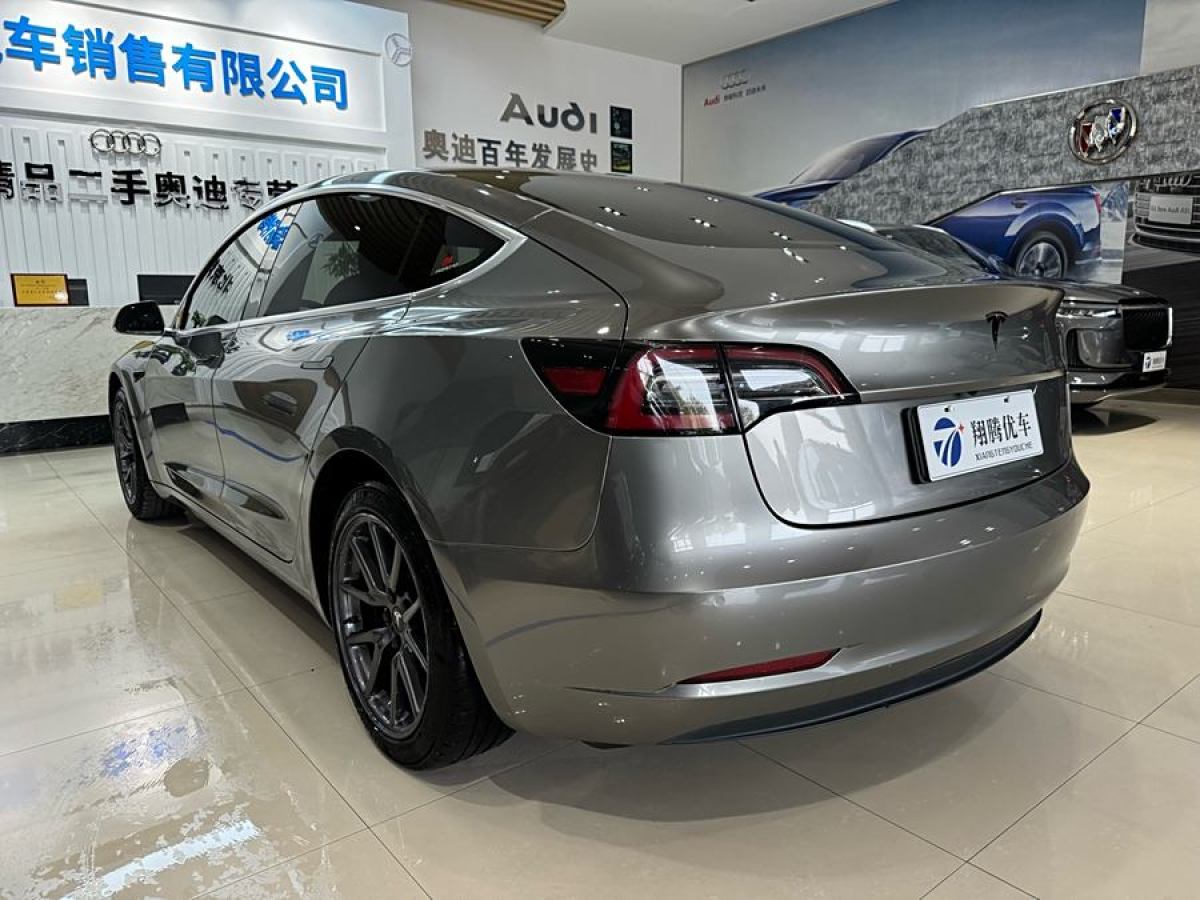 特斯拉 Model 3  2019款 標(biāo)準(zhǔn)續(xù)航后驅(qū)升級版圖片