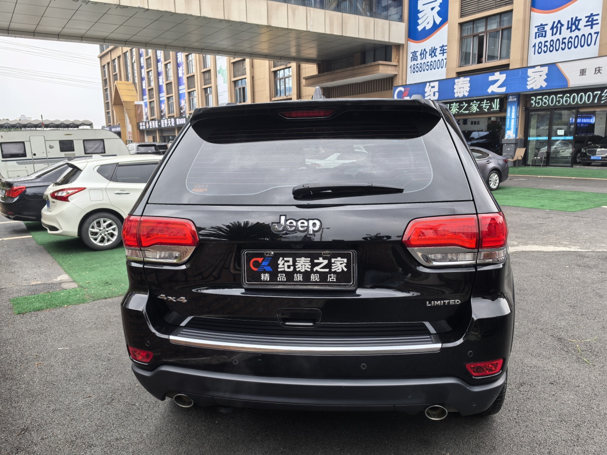 2018年10月Jeep 大切諾基  2017款 3.0L 精英導(dǎo)航版