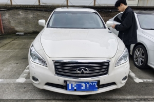 Q70 英菲尼迪 Q70L 2.5L 舒适版