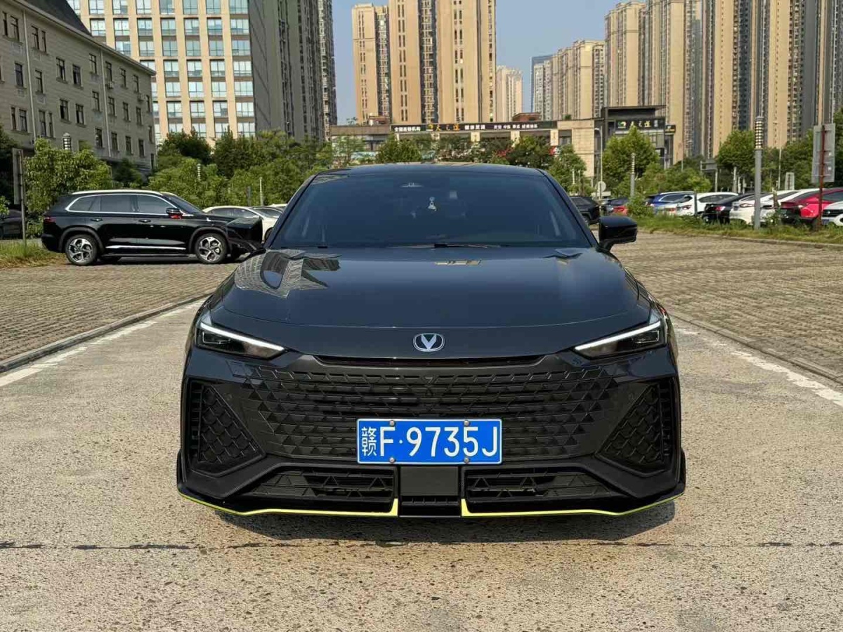 長(zhǎng)安 長(zhǎng)安UNI-V  2022款 2.0T 領(lǐng)速版圖片