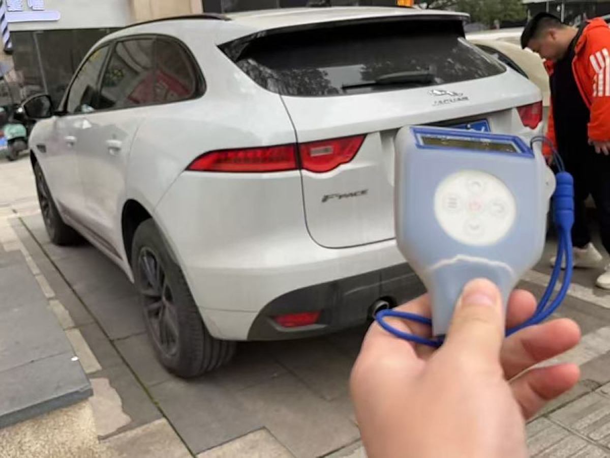 捷豹 F-PACE  2020款 2.0T 賽旗版圖片