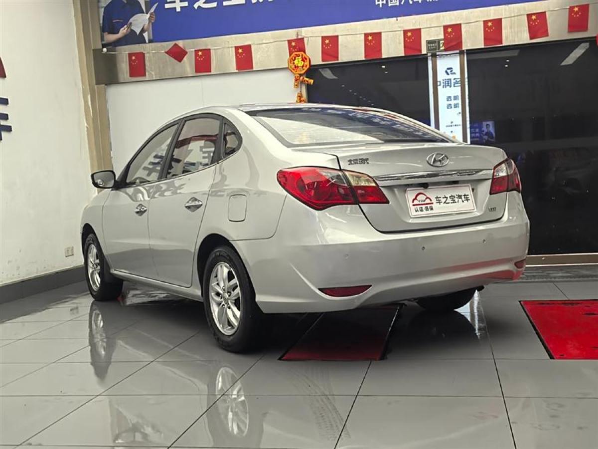 現(xiàn)代 悅動  2011款 1.6L 自動豪華型圖片