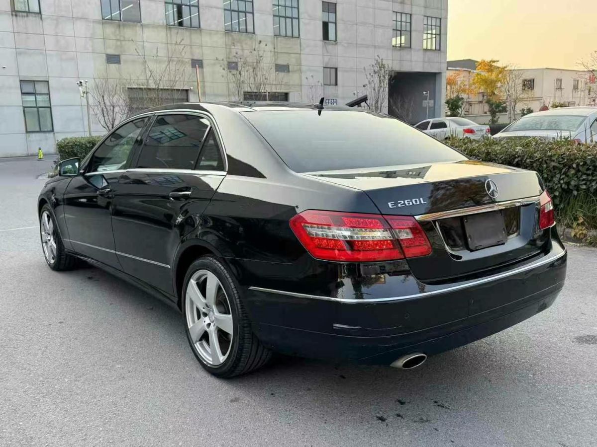 奔馳 奔馳E級(jí)  2013款 E 260 L CGI優(yōu)雅型圖片