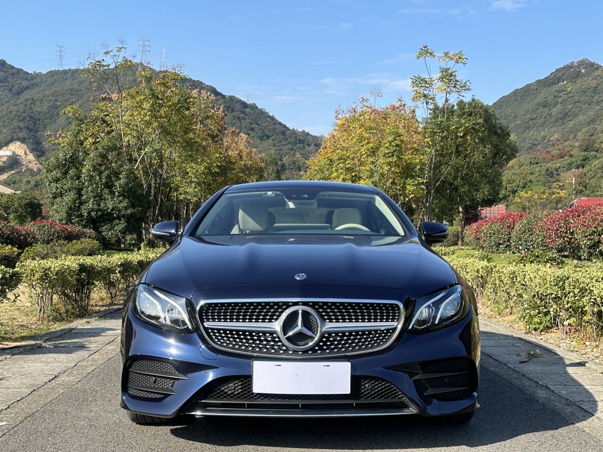 奔馳 奔馳E級(jí)  2018款 E 200 4MATIC 轎跑車圖片