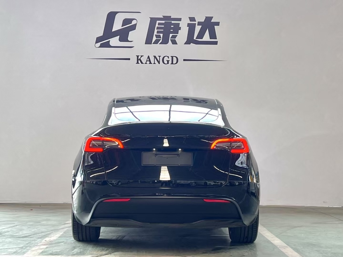 特斯拉 Model 3  2021款 改款 標(biāo)準(zhǔn)續(xù)航后驅(qū)升級(jí)版圖片