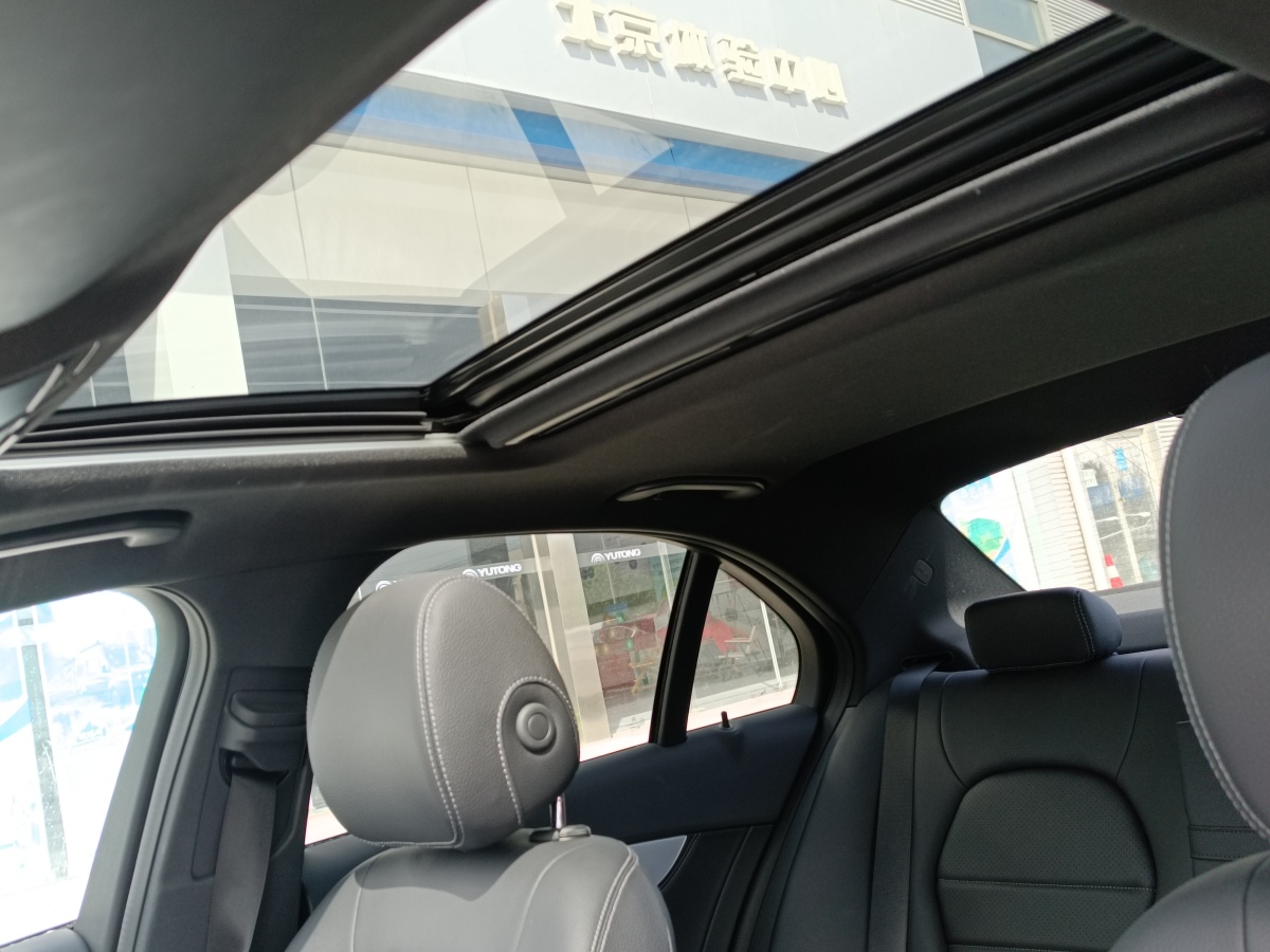 2016年8月奔驰 奔驰C级  2015款 C 200 运动版