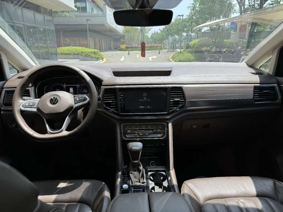 大眾 威然  2023款 改款 330TSI 豪華版圖片