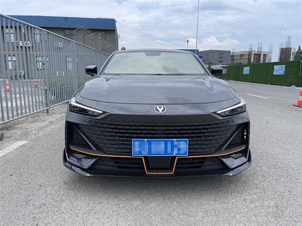 長(zhǎng)安 長(zhǎng)安UNI-V  2022款 1.5T 運(yùn)動(dòng)版圖片