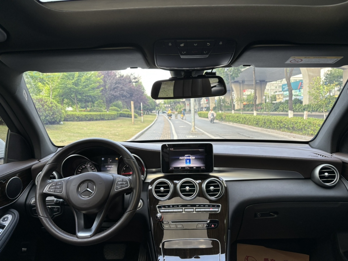 奔驰 奔驰GLC  2018款 改款 GLC 260 4MATIC 动感型图片