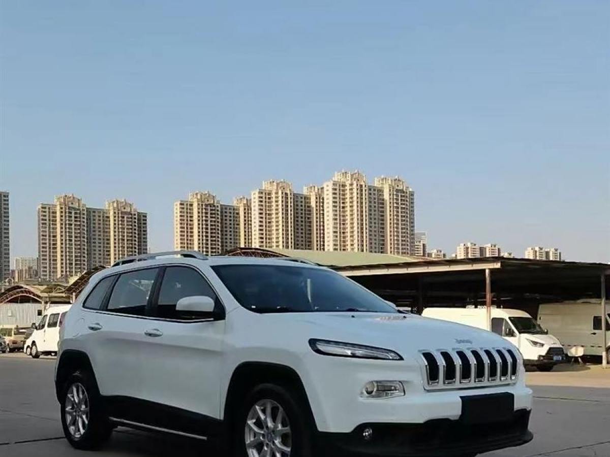 Jeep 自由光  2016款 2.4L 領(lǐng)先版圖片