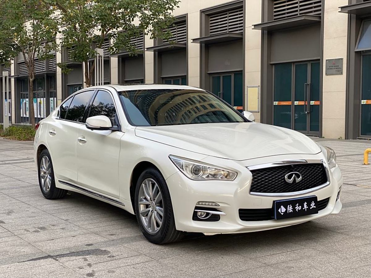 2015年12月英菲尼迪 Q50L  2015款 2.0T 舒適版