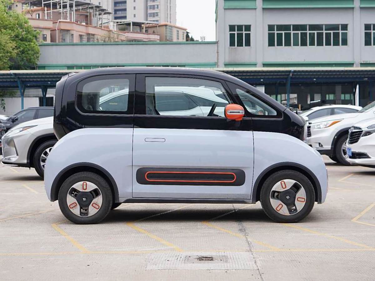 2022年12月寶駿 寶駿KiWi EV  2021款 設(shè)計師 三元鋰