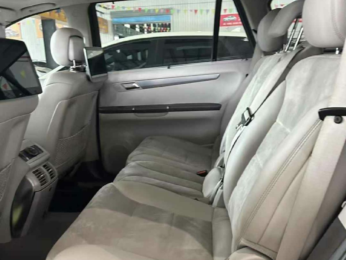 奔馳 奔馳R級(jí)  2015款 R 400 4MATIC 商務(wù)型圖片
